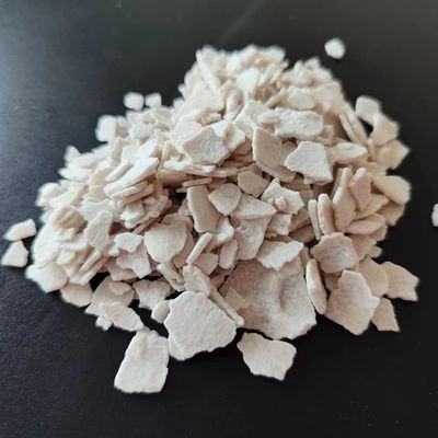 Offwhite Flake Canxi Clorua Hóa chất 74% để làm tan và làm khô tuyết